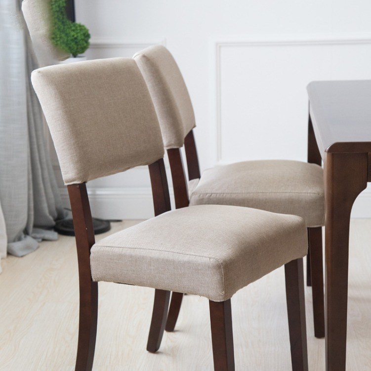 Kleurrijke stoel van gepoleerde massief hout, geschikt voor hotel/eetkamer/restaurant