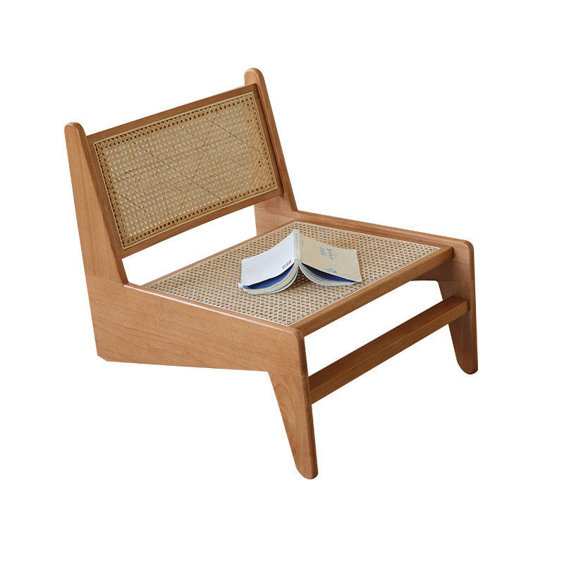 Houten stoel met rubberen frame in Nordic-stijl