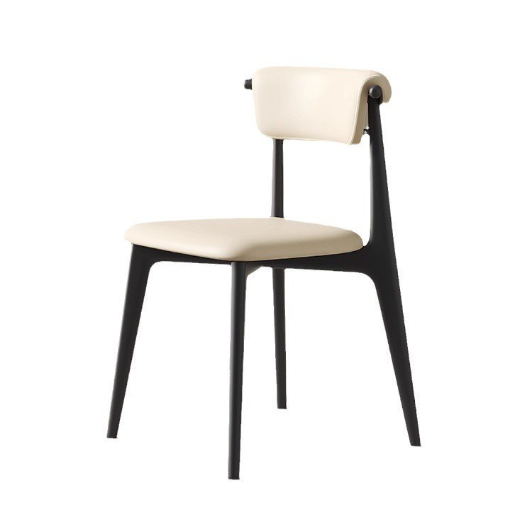 Postverpakking en stoelen van massief hout voor moderne eetkamer