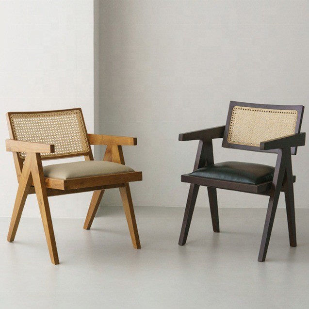 Specifieke eetstoelontwerp Huishoudelijk meubilair Rottangestoel met postverpakking en gepoleerd massief hout