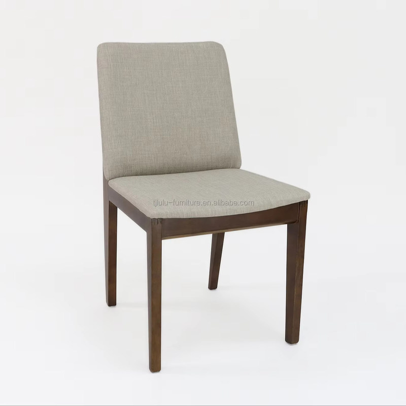 Moderne stijl Nitrolacquer Finish Solid Wood Eetstoel met bekleding en accentarm