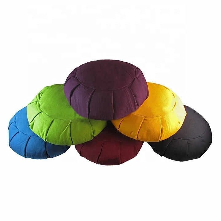 Moderne donkere blauwe katoenen stoel met bolster van bokweed en massief hout